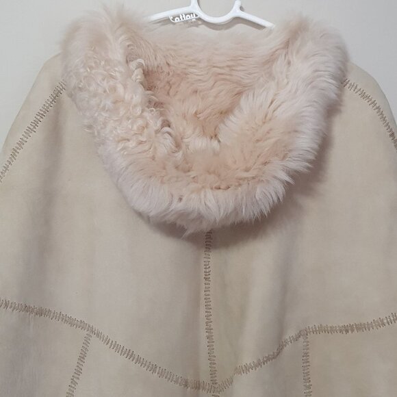 NEW Ralph Lauren 100% Shearling Hooded Poncho - Picture 10 of 12